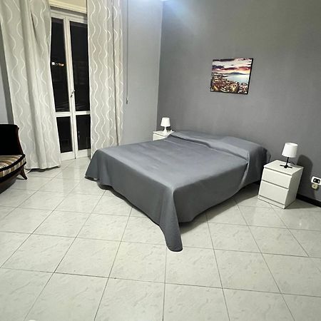Napoli Rooms Luaran gambar