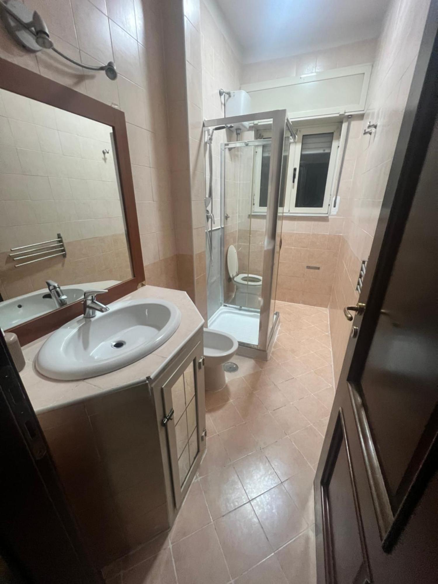 Napoli Rooms Luaran gambar
